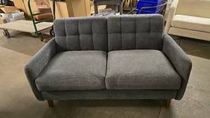 lot 405 image: Grey Tufted Back Upholstered Loveseat