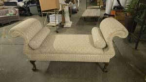 lot 411 image: Vintage Claw Foot Chaise Lounge