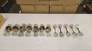 lot 433 image: Large Lot of Antique Glass Door Knobs