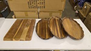 lot 441 image: Lot of 4 Wooden Serving Trays