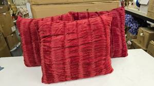 lot 485 image: Lot of 3 Red 20 Throw Pillows