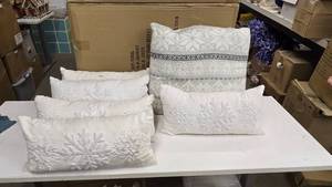 lot 487 image: Lot of Misc Winter Themed Throw Pillows.  Covers Need Washed.