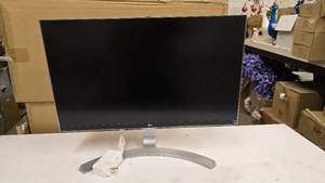 lot 498 image: LG 27 Class 4K UHD IPS LED Monitor, Model 27UD88-W
