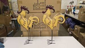 lot 526 image: Pair of Matching Metal Yard Art Roosters