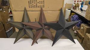 lot 550 image: Lot of 3 Metal Wall Art Stars