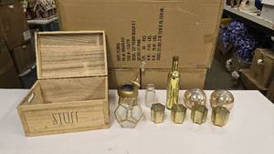 lot 563 image: Lof of Misc Gold Dcor Items w Wooden Box