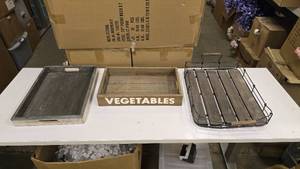 lot 565 image: Lot of 3 Misc Wooden Trays
