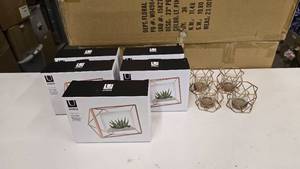 lot 583 image: Lot of 5 Umbra Prisma Photo Displays & 4 Matching Candle Holders