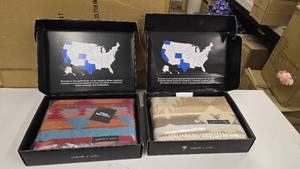 lot 650 image: Lot of 2 World Market Sackcloth & Ashes Throw Blankets