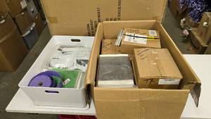 lot 689 image: Large Lot of Black & Green Tyvek EntryAdmission Wrist Bands