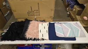 lot 695 image: Lot of 9 Misc Throw Pillow Cases.  16 Up to 20