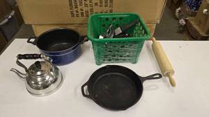 lot 782 image: Lot of Misc Kitchen Items.  Includes Lodge Cast Iron Skillet & More.