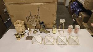 lot 798 image: Lot of Misc Gold Dcor...And Some Salt Rocks