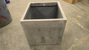 lot 799 image: Large Engineered Stone Planter Box