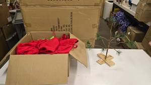 lot 803 image: Lot of Misc Red & Green Cooking Aprons w Charlie Brown Christmas Tree