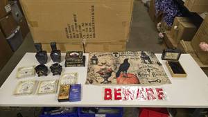 lot 809 image: Lot of Misc Halloween Themed Dcor.  Includes Everything Pictured