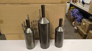 lot 811 image: Lot of 3 Matching Metal DcorArtificial Flower Vases