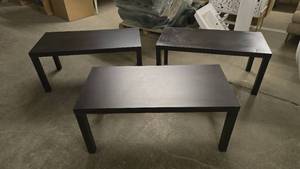 lot 814 image: Set of 3 Matching Lightweight Coffee Tables