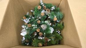 lot 829 image: Box of Artificial Decorative Christmas Garland