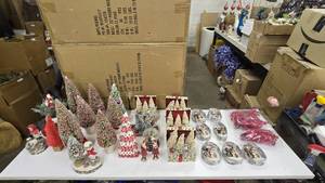 lot 846 image: Large Lot of Misc Christmas Themed Dcor.  Includes Everything Pictured