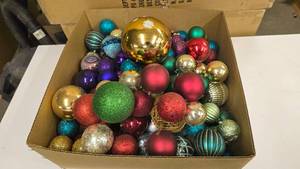 lot 860 image: Large Box Full of Misc Christmas Tree Oraments