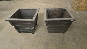 lot 880 image: Pair of Matching Wooden Planters