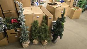 lot 912 image: Lot of 4 Small Decorative Holiday Trees