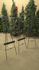 lot 924 image: Lot of 3 Matching Metal Picture Easels