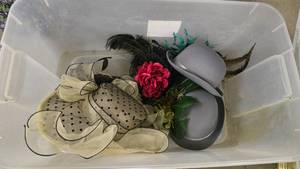 lot 939 image: Lot of 4 Vintage Style Hat