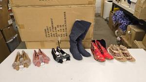 lot 943 image: Lot of 6 Pairs of NEW Womens Size 7 Shoes