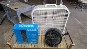 lot 991 image: Lot of 3 Misc Fans