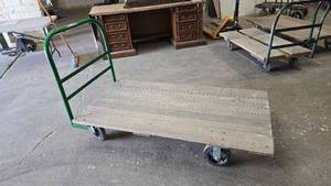 lot 1002 image: Industrial Rolling Cart w Heavy Duty Casters & 5 Long Deck