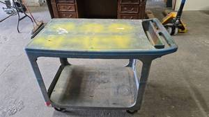 lot 1007 image: Rubbermaid Rolling Cart