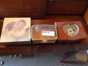 lot 183 image: qty 3 jewelry boxes
