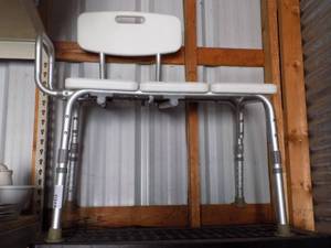 lot 188 image: large shower chair