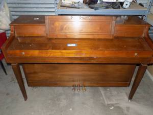 lot 10 image: Baldwin piano
