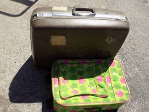 lot 193 image: qty 2 suit cases
