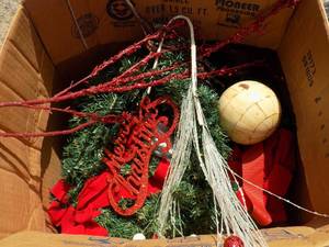 lot 166 image: Christmas lot