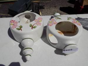 lot 159 image: qty 2 pink flower plant holders