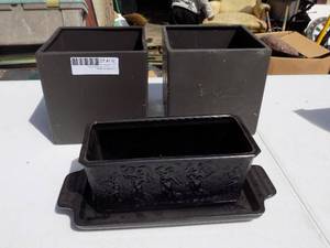 lot 170 image: PLANTER POTS