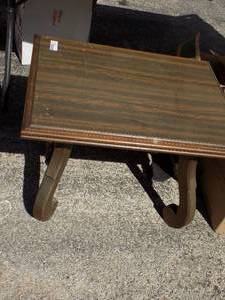lot 210 image: small side table
