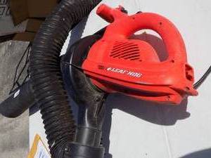 lot 12 image: leaf hog black and decker blower