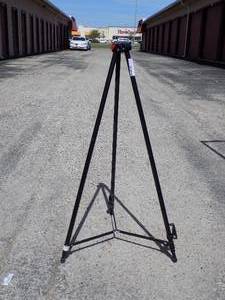 lot 218 image: tripod