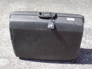 lot 221 image: black suitcase