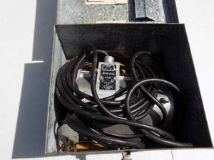 lot 226 image: QR-500 SERIES QUARTZ FLOOD LIGHT