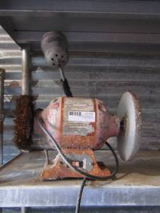 lot 39 image: 6 bench grinder