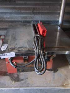 lot 40 image: 7 portable wet cutting tile saw