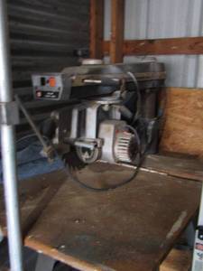 lot 75 image: black & decker deluxe power shop table saw