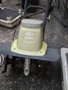 lot 90 image: Sun Joe CULTIVATOR