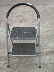 lot 98 image: 2 step step ladder